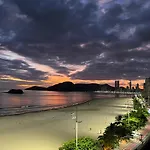 Apartamento Frente Mar, Na Praia Central